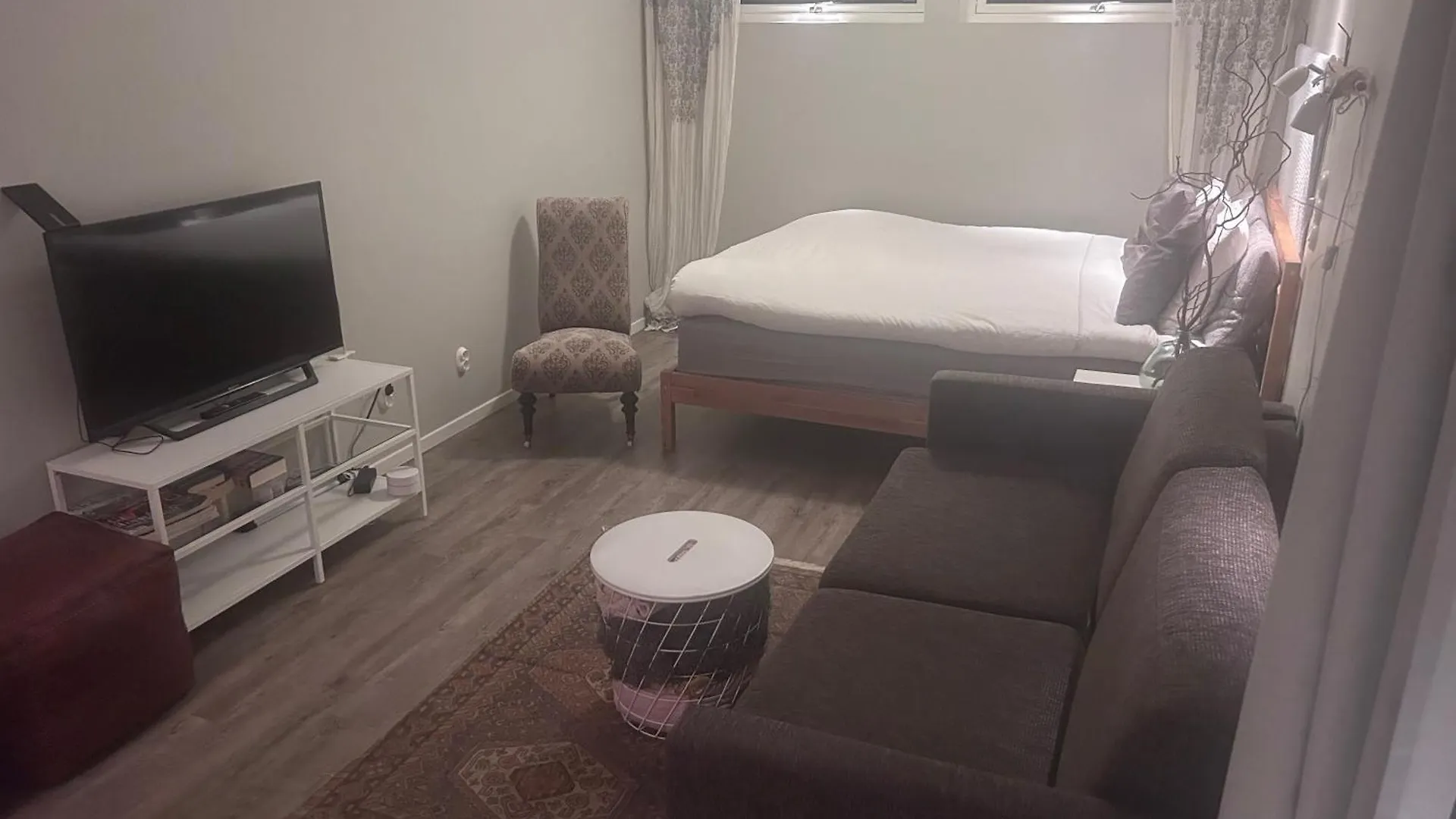 Stockholms Home Away From Home Fisksatra Bed & Breakfast